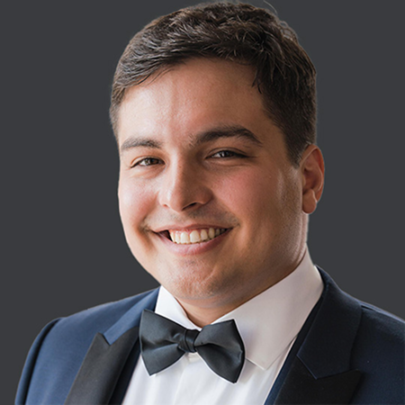 Zach Kramer Headshot